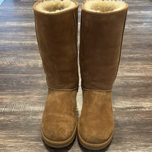 Ugg Classic Tall II Boot, women’s 9 - Picture 2 of 4